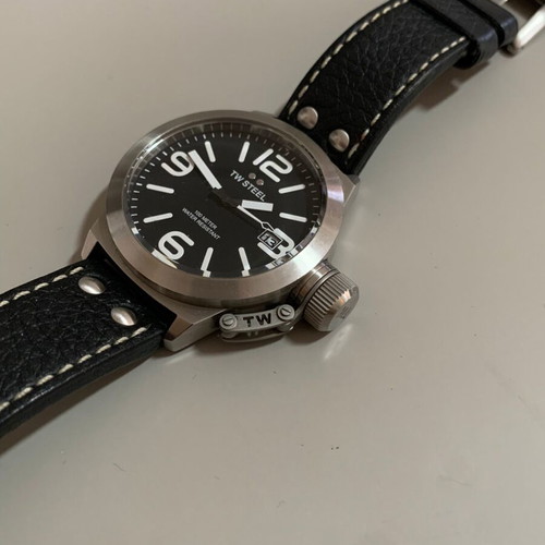 TW Steel Canteen TW2R 45mm watch like new, black leather strap