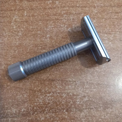 Rex Supply Co. Envoy shaving razor used with small top cap damage