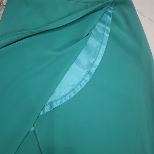 Toi & Moi emerald wrap skirt, size S, like new