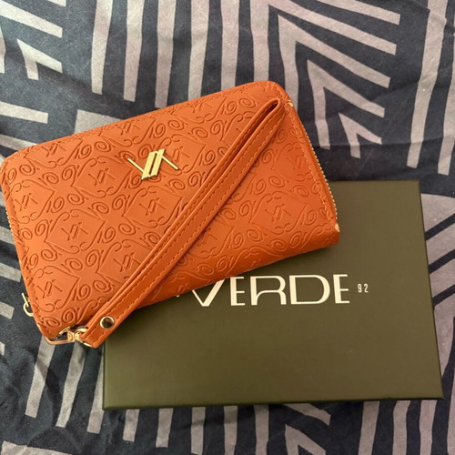 Verde brown wallet used with corner defect