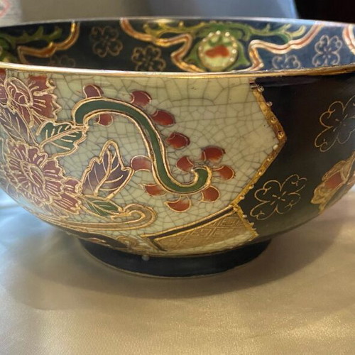 Royal Satsuma vase hand painted, like new, Japanese