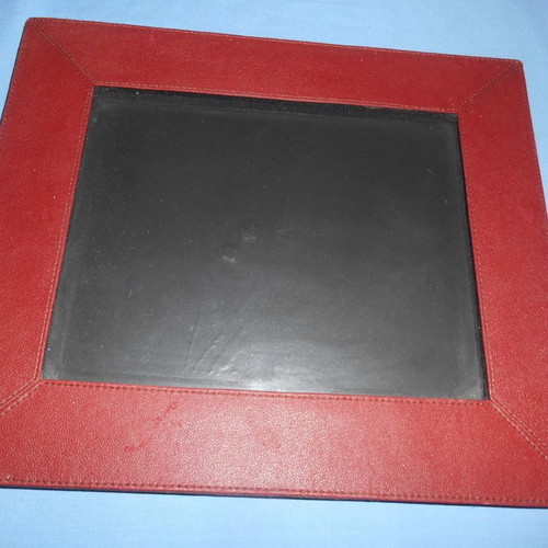 Red photo frame used, dimensions 34x28 cm