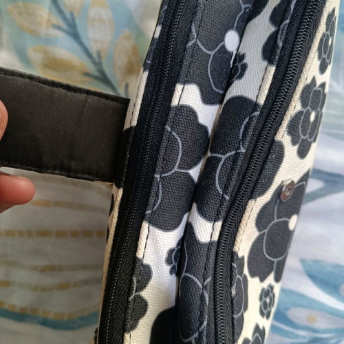 Toiletry bag with two compartments like new, black and beige