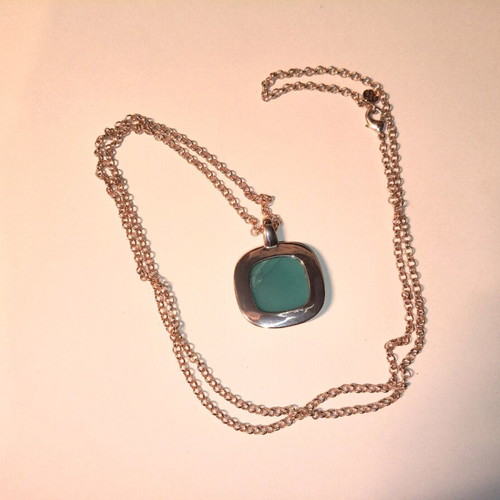 Loisir pendant new in rose gold with green stone