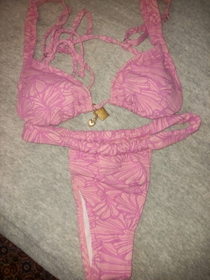 Pink triangle bikini new, size XS 34 6