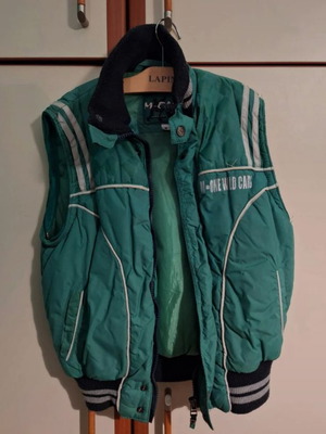 Sleeveless jacket green for boy 8Y M-one like new