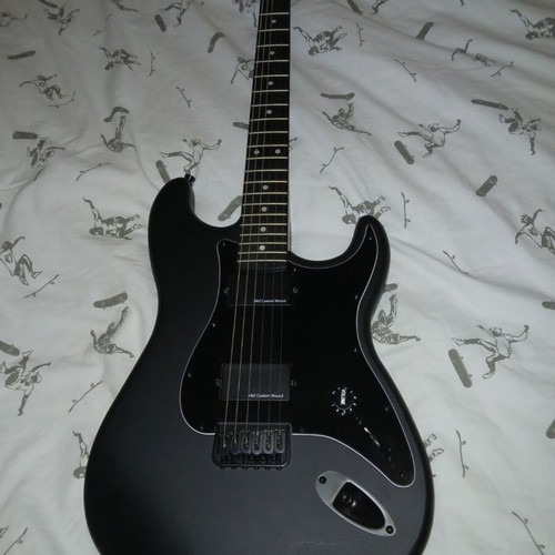 Harley Benton guitar with active pickups new