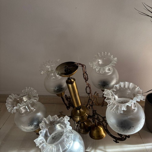 Ceiling light like new with 5 bulbs