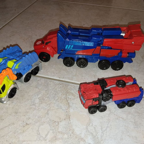 Transformers figures used, pack together