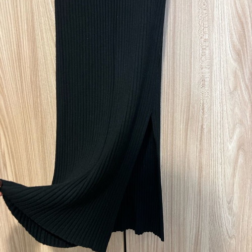 Black knitted dress like new, one size, with side slit
