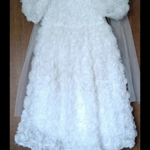 Flower girl dress like new, size 5 years
