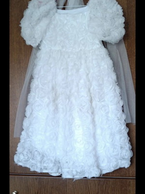 Flower girl dress like new, size 5 years