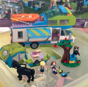LEGO Friends 41339 - Mia’s Camper Van
