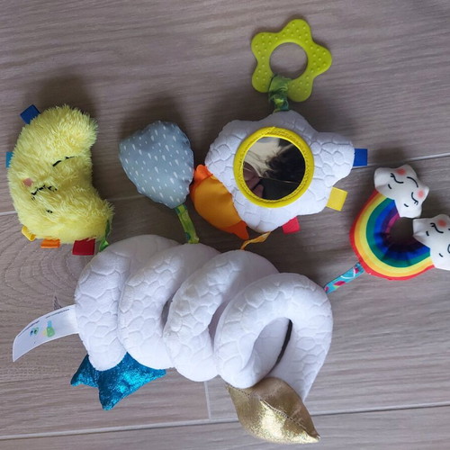 Bali Bazoo Crib Toy like new, sensory with teether