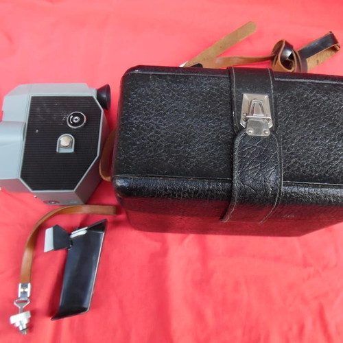 Kbapu QUARZ 5 8mm vintage video camera from the 1960s in excellent condition