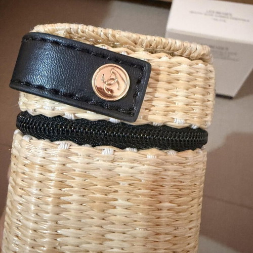 Chanel Beauté Les Beiges summer essentials toiletry bag new