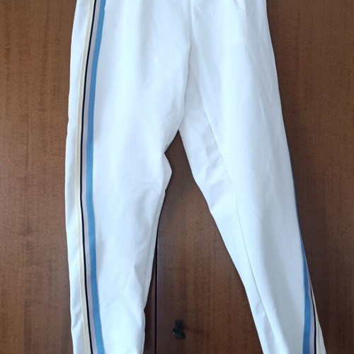 White pants used, comfortable with elastic waist by New Look