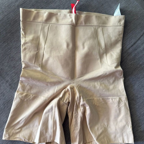 Spanx OnCore Mid-Thigh Short like new, beige shapewear