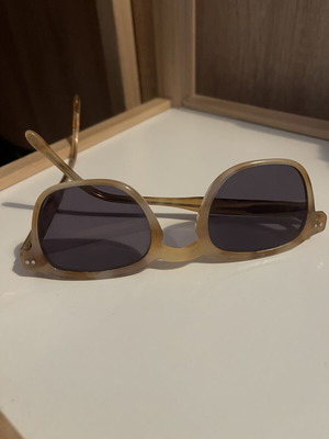 De-Sunglasses sunglasses like new, yellow