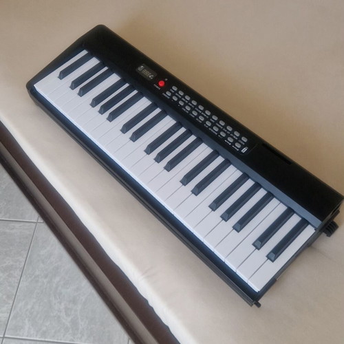 Electric piano 88 keys like new, foldable with accessories