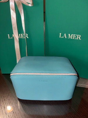 La Mer toiletry bag new turquoise