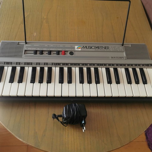 Bontempi MusicPartner MS40 electronic keyboard used