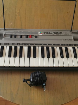 Bontempi MusicPartner MS40 electronic keyboard used