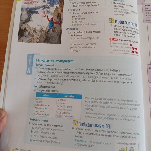 Édito A1 French language learning books and exercise notebooks