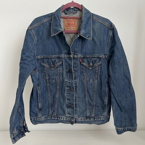 Levi's Original Trucker Denim Jacket Size M like new, blue