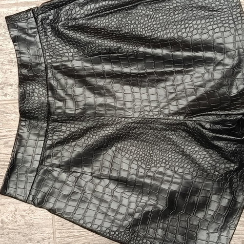 Leather Crocodile High-Waisted Shorts Shein like new, XS, black