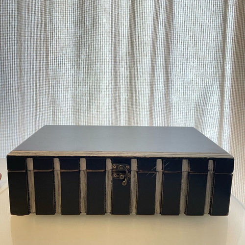Wooden gift box with compartments for two wine bottles like new, silver stripes