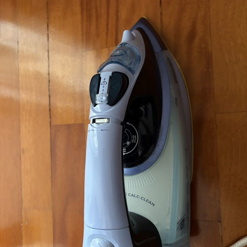 Philips Azur 2600W steam iron SteamGlide Plus, Anti-Calc