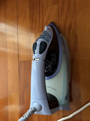 Philips Azur 2600W steam iron SteamGlide Plus, Anti-Calc