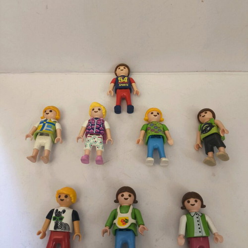Playmobil 8 pcs children figures like new