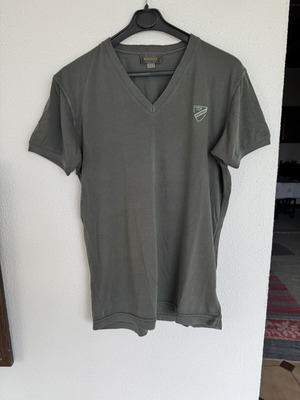 T-shirt ανδρικό Diesel με λαιμόκοψη V μέγεθος medium σαν καινούργιο, χακί-σκούρο κυπαρισσί