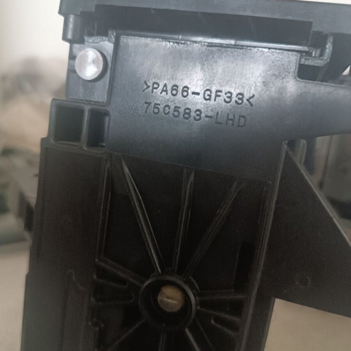 Automatic Gear Lever for Toyota Auris '12-'19 like new, code 75C583