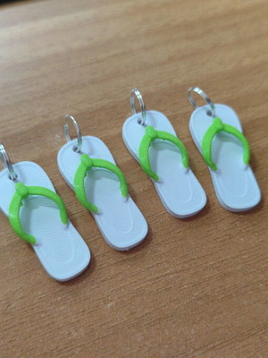 Flip Flop Keychains new, set of 4, white and green