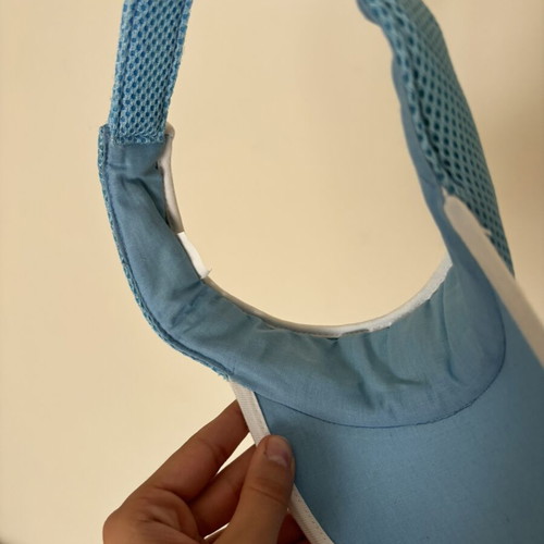 Blue tennis visor with letter A, size 58 cm