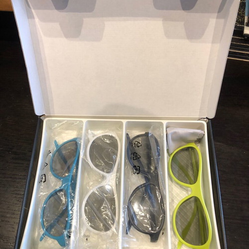 LG Cinema 3D AG-F315 glasses like new, pack of 4 pairs
