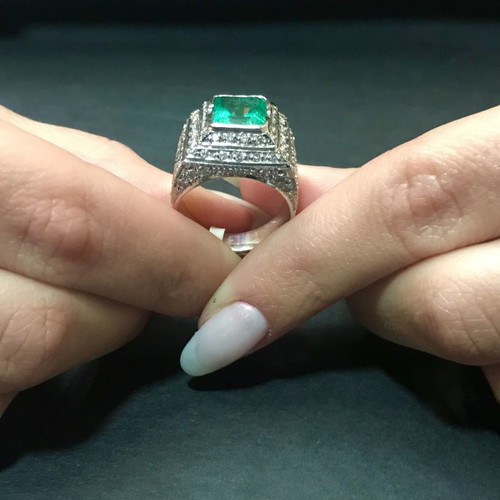 18k ring with emerald and brilliant diamonds, exclusive collection, new