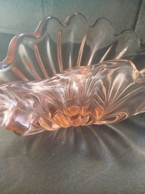 Murano shell like new, length 27 inches