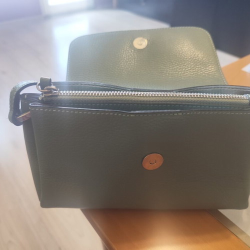 Tosca Blu Ortensia leather shoulder bag light green like new