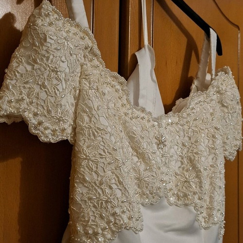 Elegant satin wedding dress new, size S-M, white