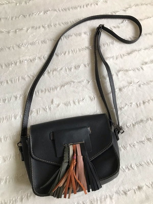 Leather crossbody bag used, black and brown with details