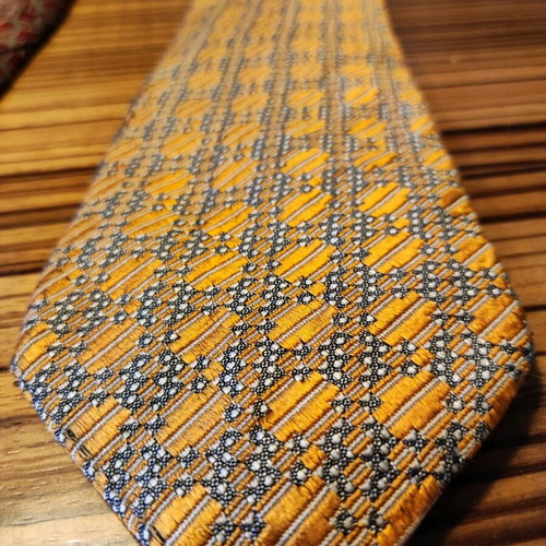 Gianni Versace 100% silk tie like new, yellow with blue details