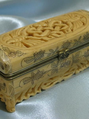 Ασιατική κοκκάλινη χειροποίητη θήκη 19ος αιώνας για δαχτυλήθρες και είδη πλεξίματος