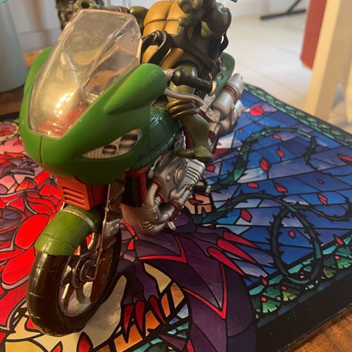 Mutant Ninja Turtles motorcycle with Leonardo 2002 like new