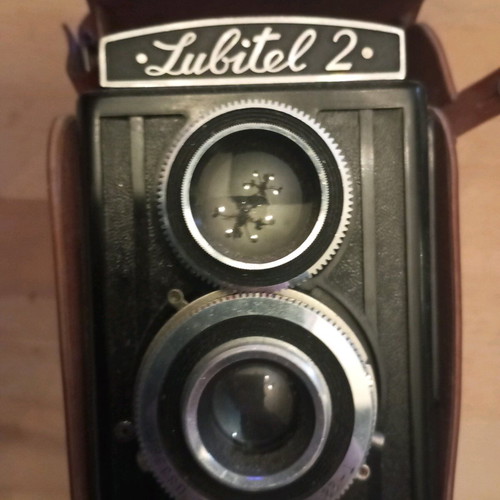 Φωτογραφική μηχανή Lubitel 2 μεταχειρισμένη με δερμάτινη θήκη