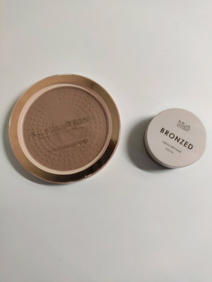 Σετ με bronzer μεταχειρισμένο, Revolution και MUA υγρή μορφή