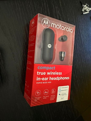 Motorola VerveBuds 400 Bluetooth слушалки за ръце с калъф за зареждане черни
